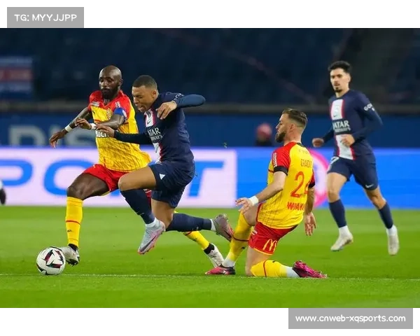 巴黎圣日耳曼vs朗斯，榜首之争攻防效率成焦点